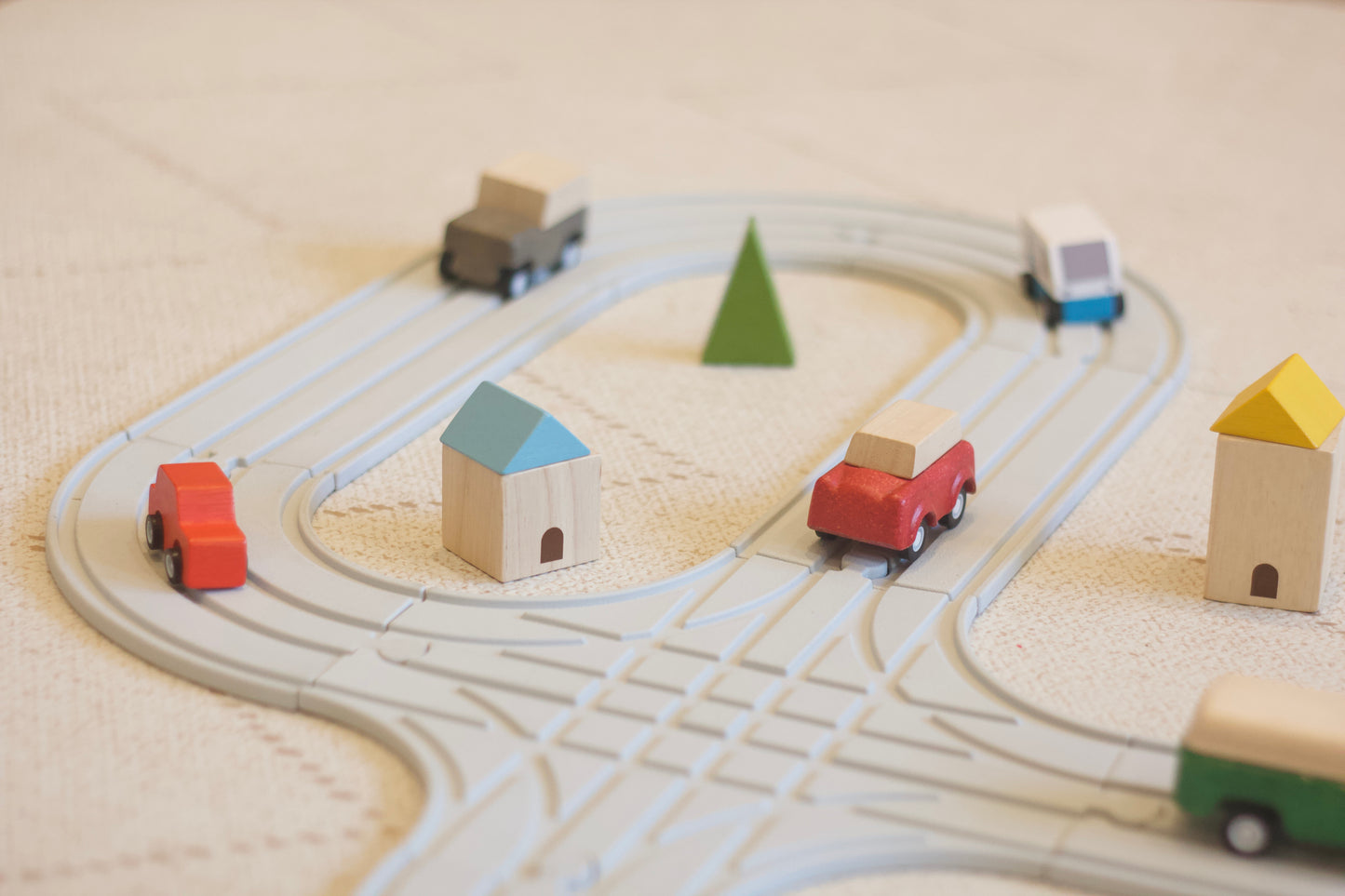 Pista de Autos y Trenes