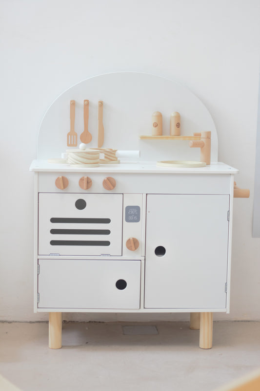 Cocinita de Madera con Accesorios