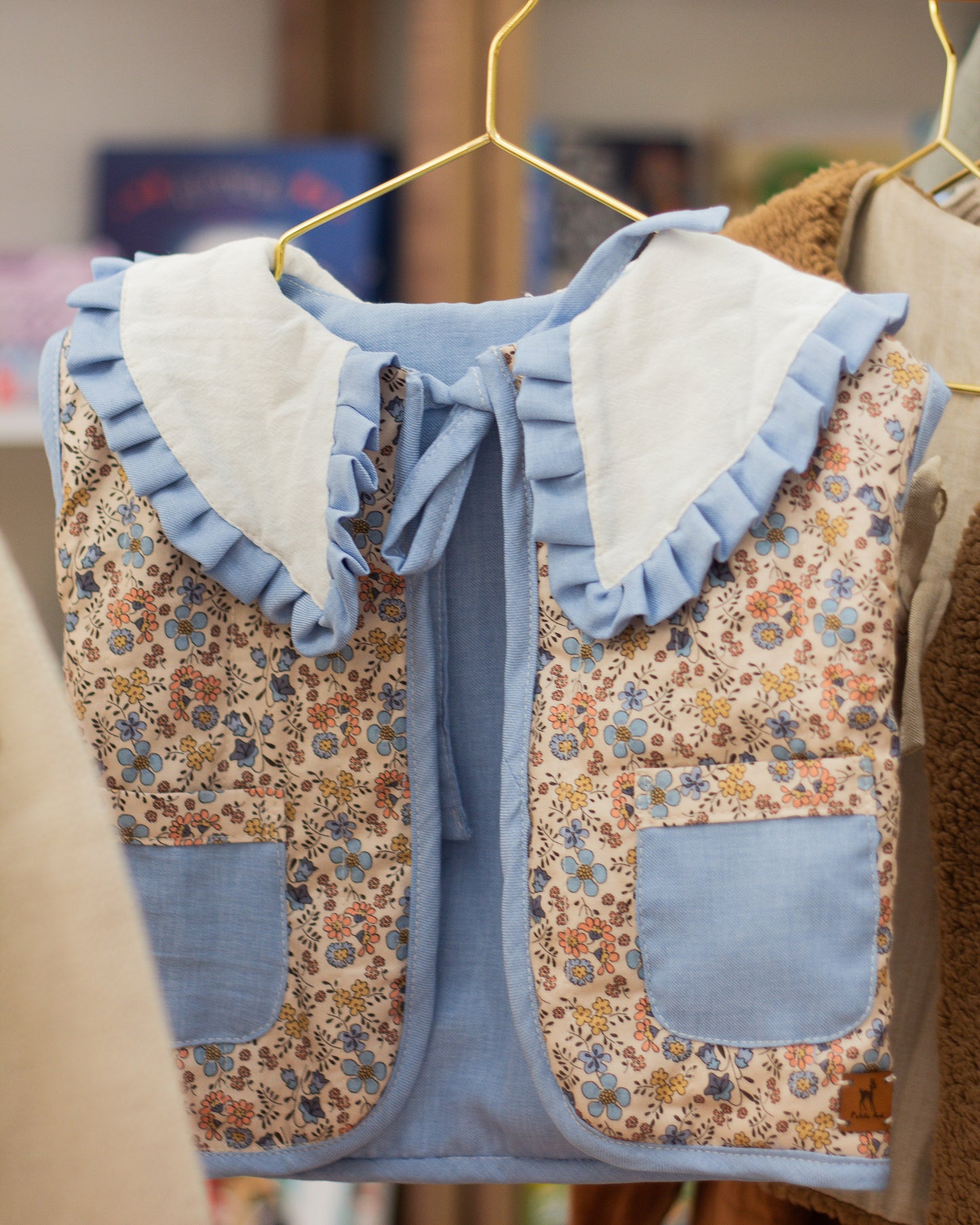 Chaleco capitoneado reversible con cuello