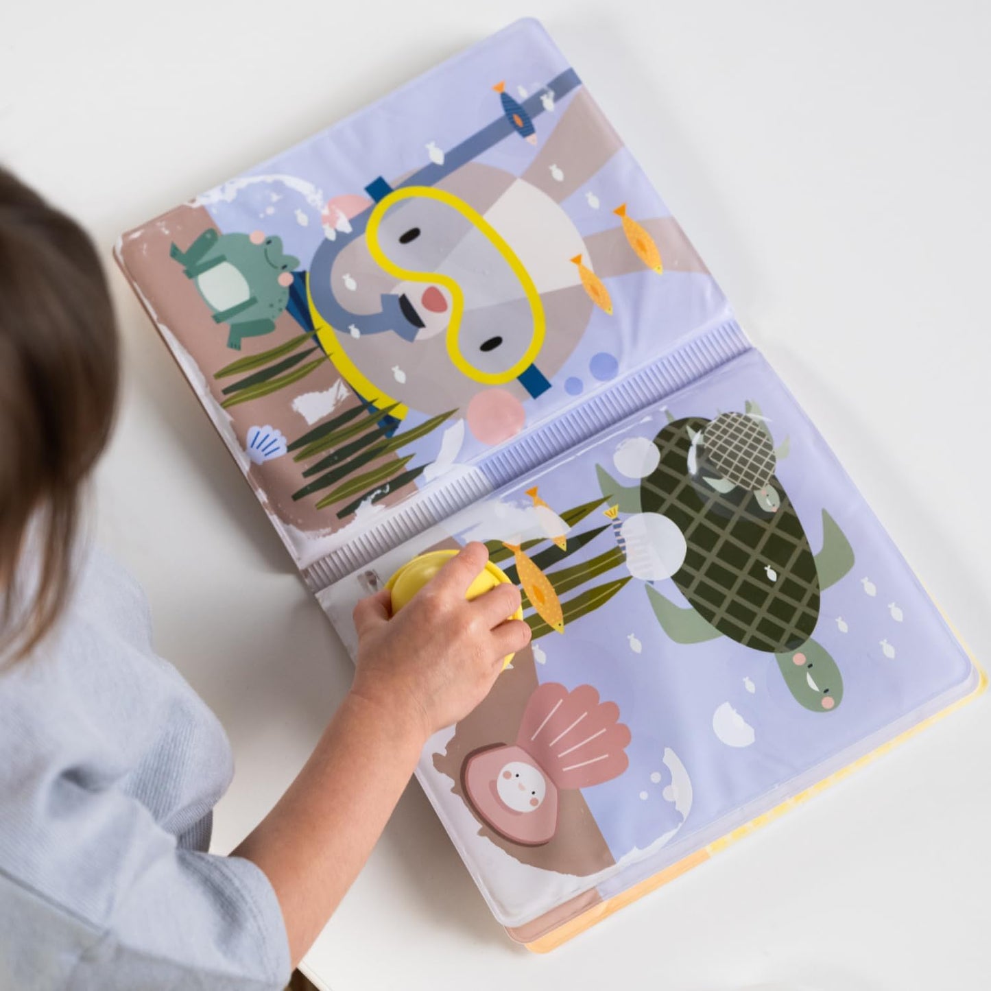 Libro Mágico de Agua Peek-A-Boo