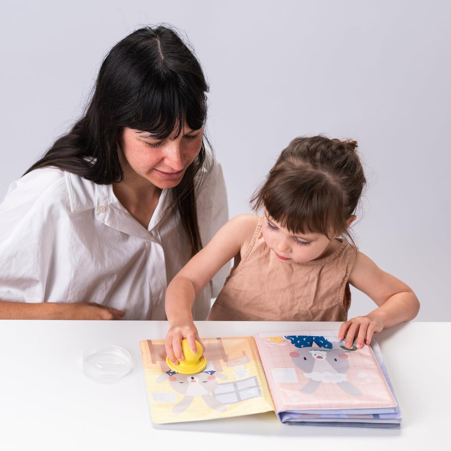 Libro Mágico de Agua Peek-A-Boo