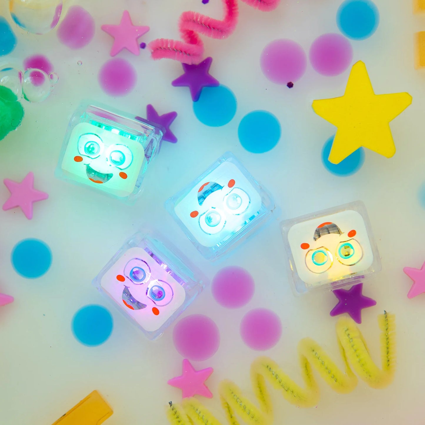 Set de 4 cubos luminosos activados por agua
