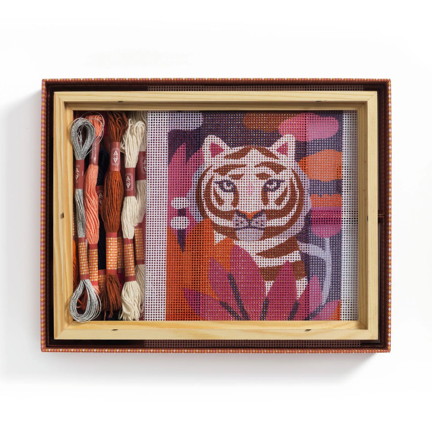 Atelier 64: Bordado sobre cañamazo