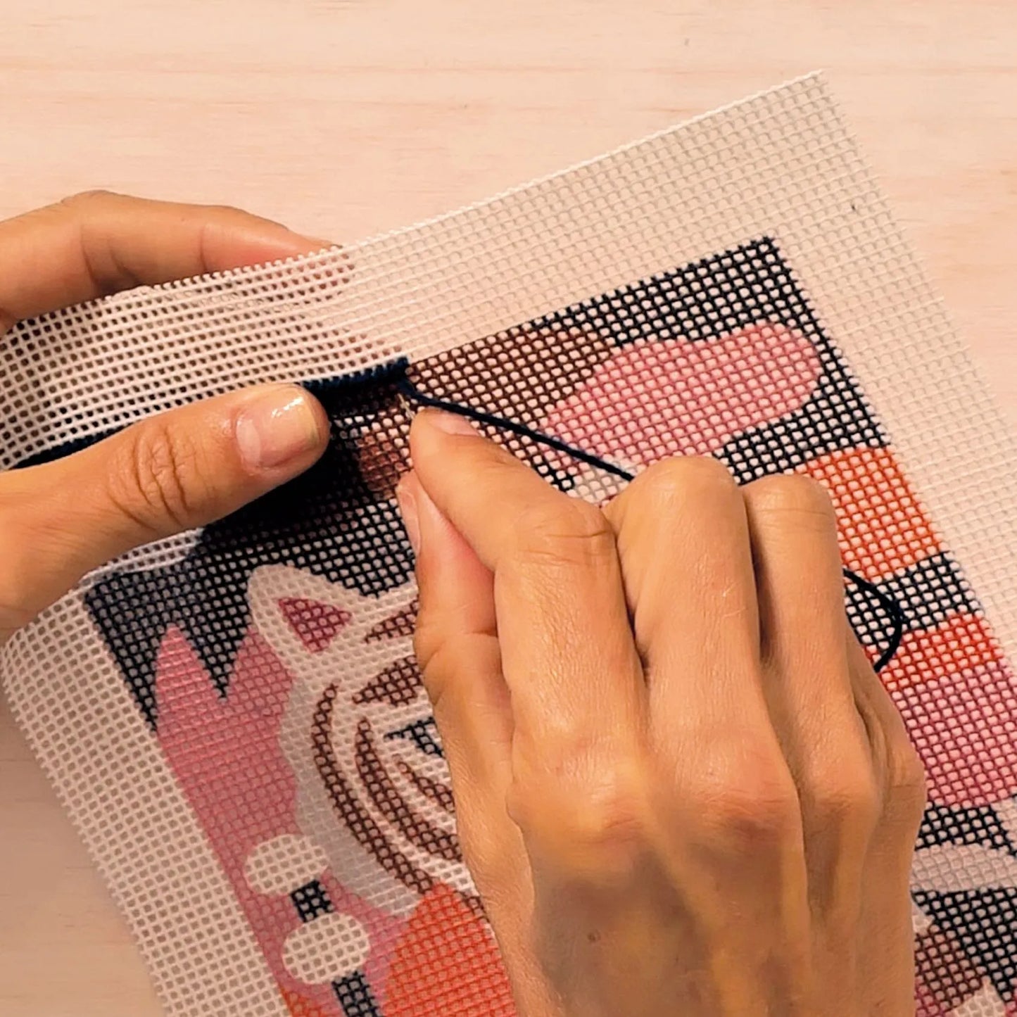 Atelier 64: Bordado sobre cañamazo
