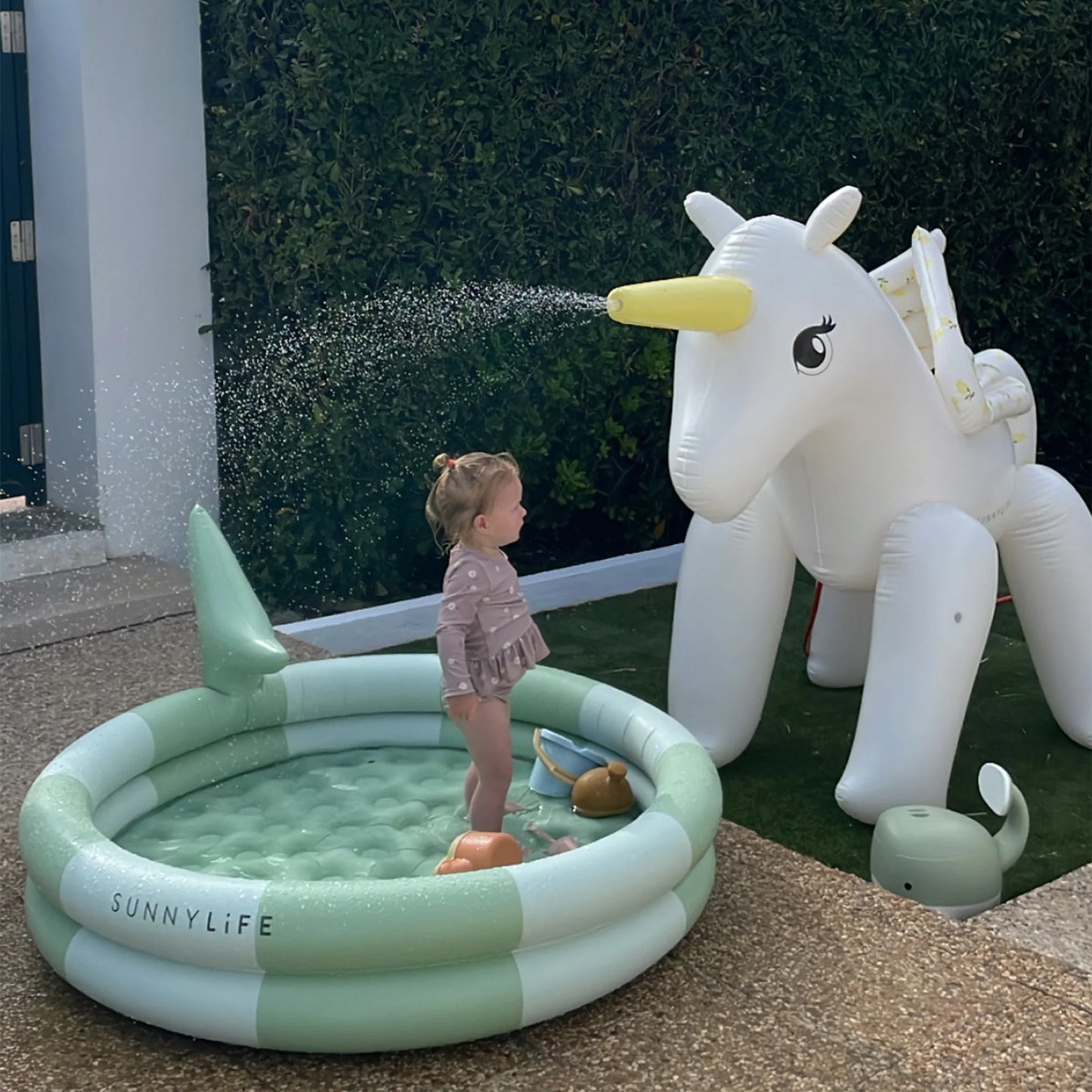 Inflable Gigante Tira Agua (Mima the Unicorn Lemon Lilac)