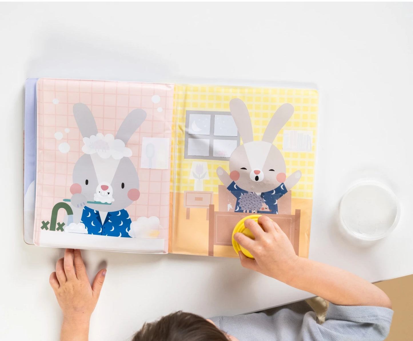 Libro Mágico de Agua Peek-A-Boo